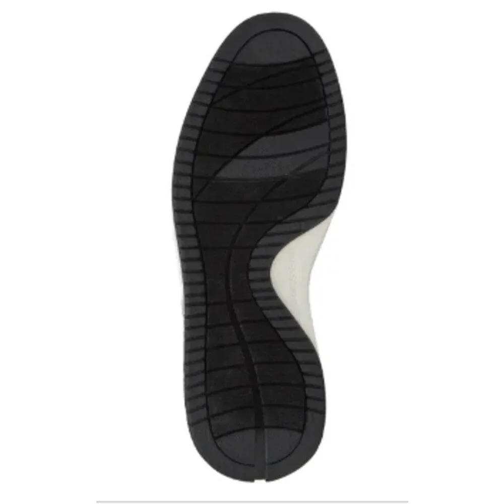 Lands End step out